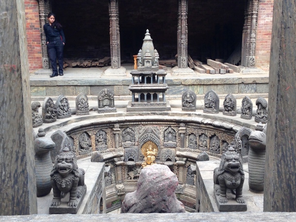 5 Patan museu courtyeard under floor